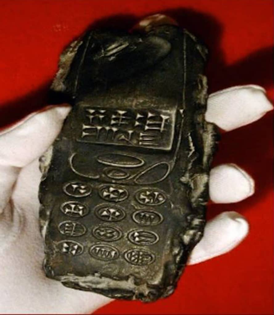 Is this an 800 year old mobile phone?