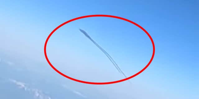 Sky Squid filmed from airliner