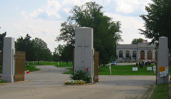 resurrection mary haunted cemetary road